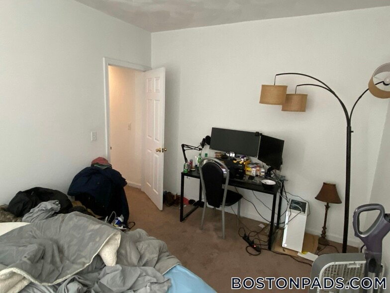 Building Photo - 58 Mansfield St