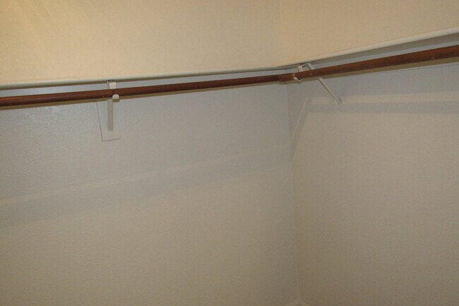 Building Photo - Well Kept 2 Bed/1 Bath Upstairs Condo in South Livermore