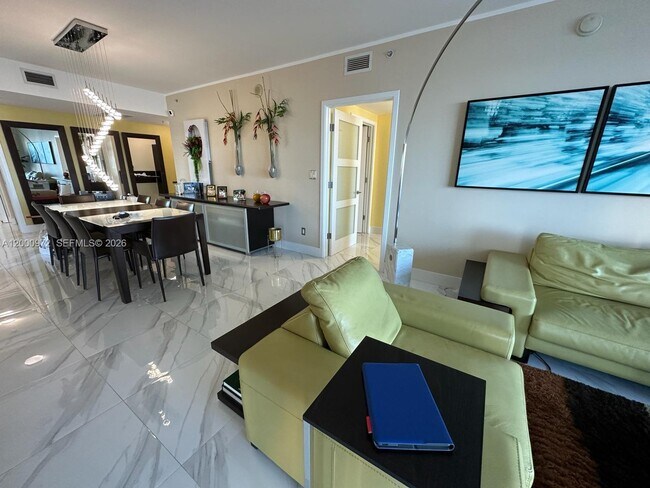 Building Photo - 325 S Biscayne Blvd