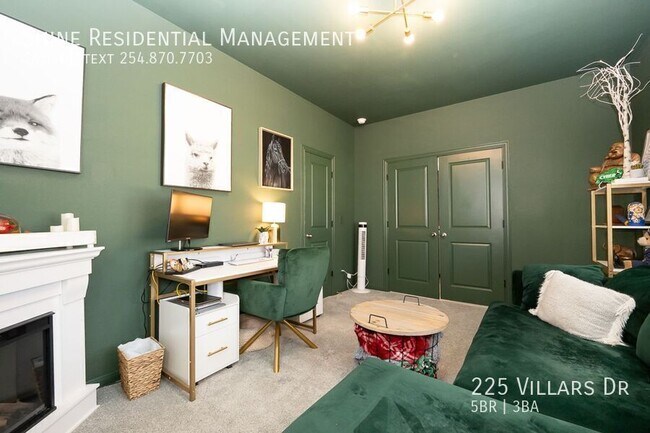 Building Photo - 225 Villars Dr
