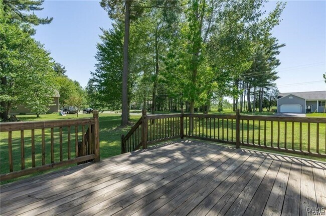 Building Photo - 26558 Andrew Dr