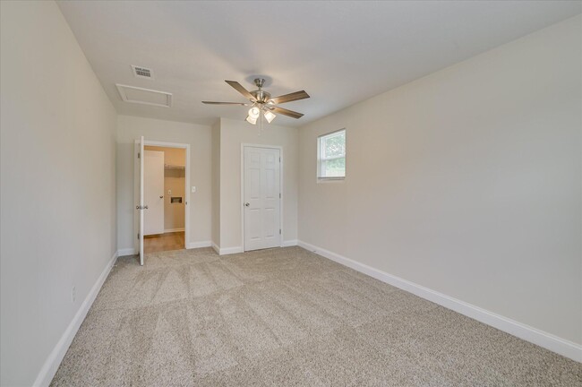 Building Photo - 143 Woodland Dr