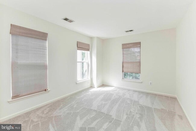 Building Photo - 3105 White Daisy Pl