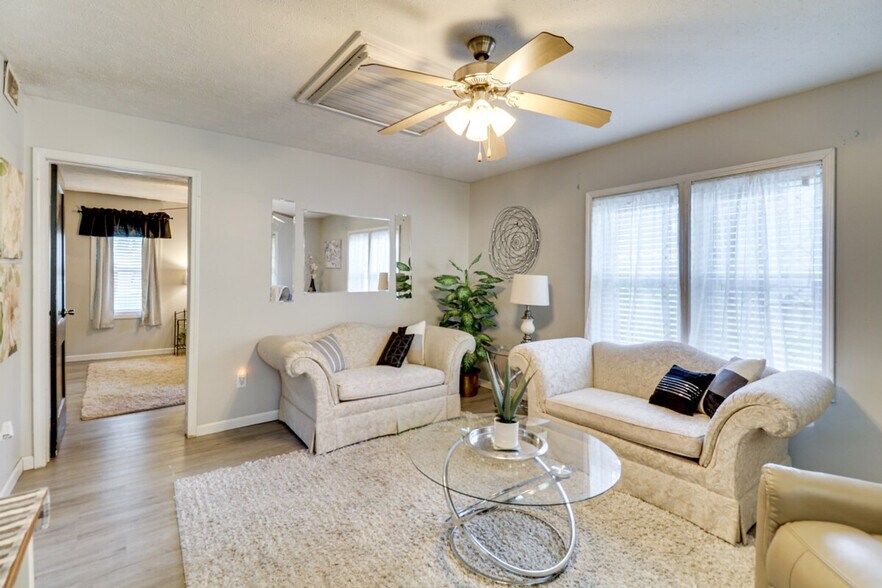 Building Photo - 1115 N Illinois Ave