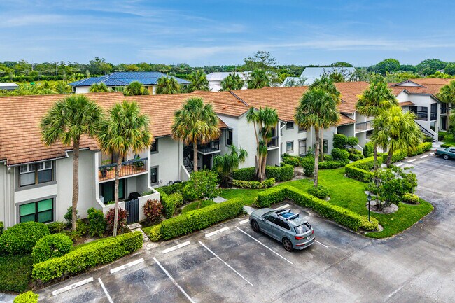 Building Photo - 11355 Pond View Dr