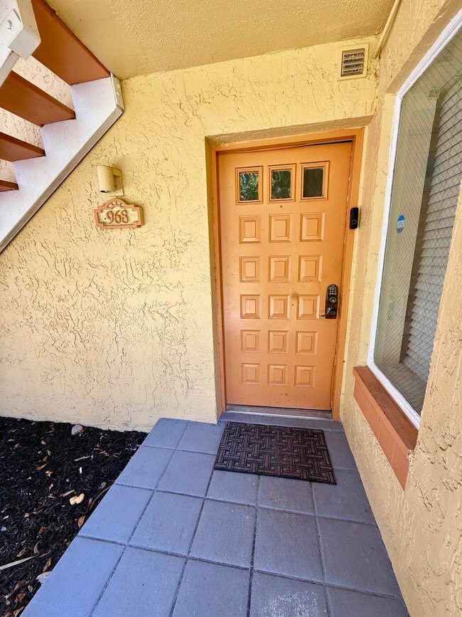 Building Photo - 968 Coral Club Dr