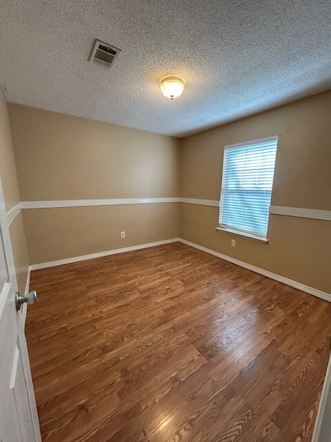 Building Photo - 2625 Weeping Willow Ln