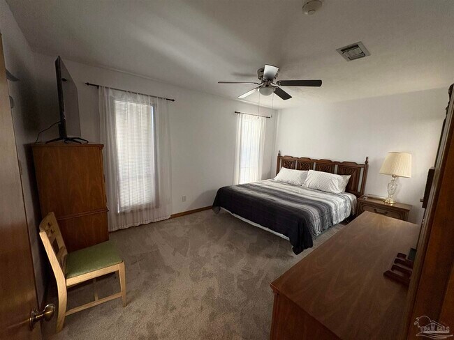 Building Photo - 8755 Thunderbird Dr