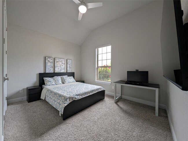 Building Photo - 125 Whistling Willow Dr