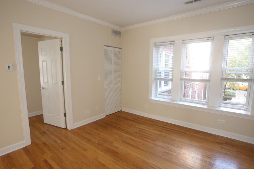 Building Photo - 3255 N Clifton Ave