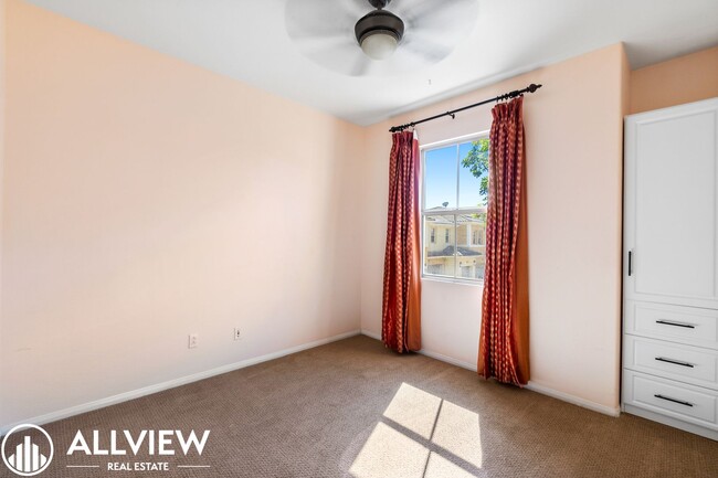 Building Photo - Stunning 3 Bedroom, 2.5 Bath in Sought-After Woodbury Community