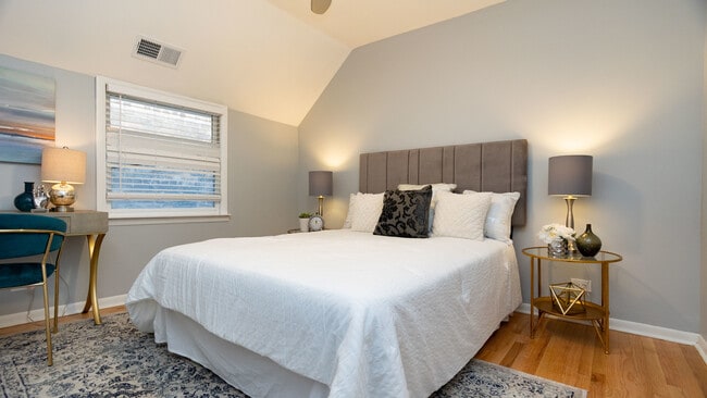 Building Photo - 3729 N Clifton Ave