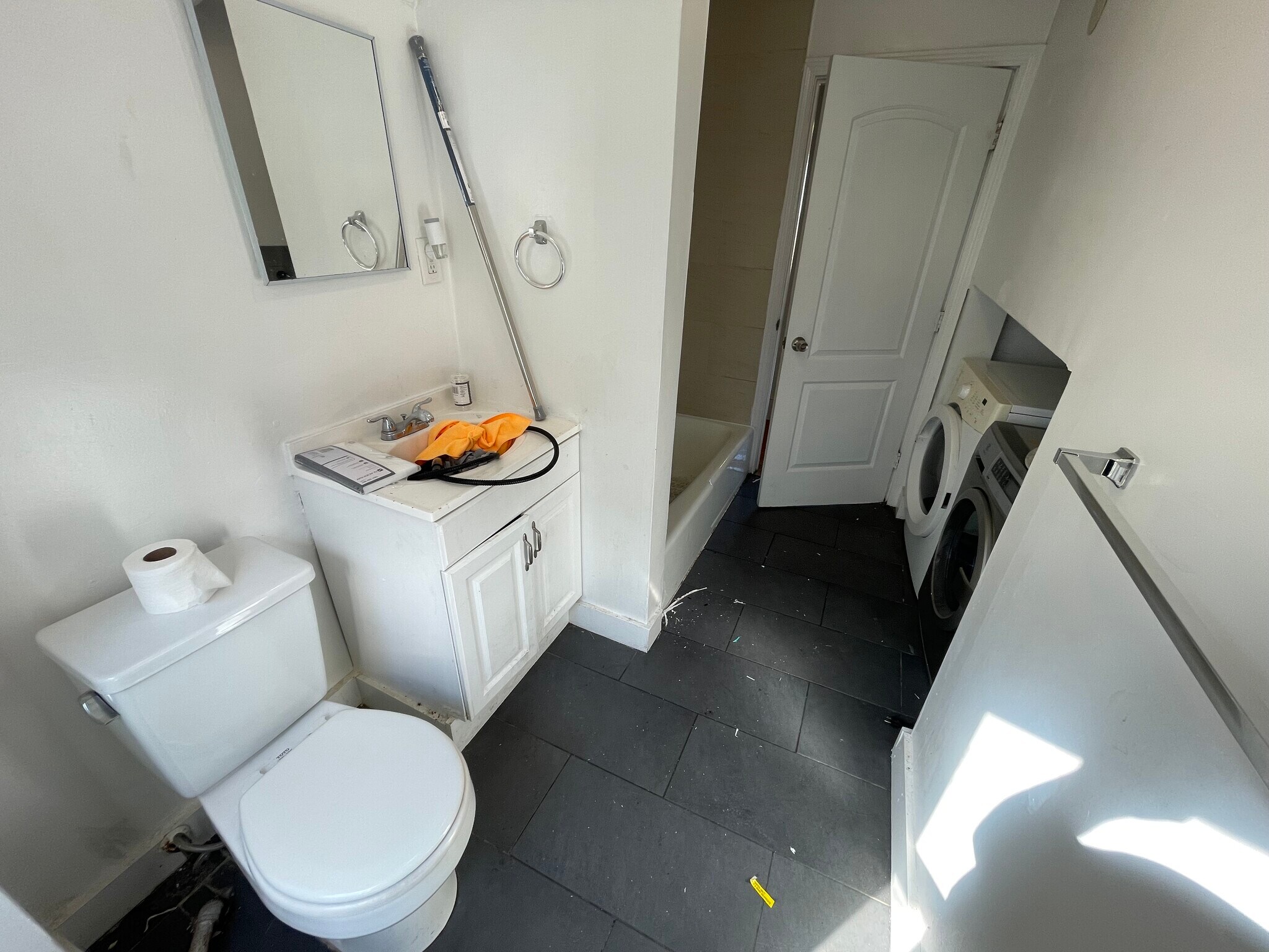 Building Photo - 91 Devon St