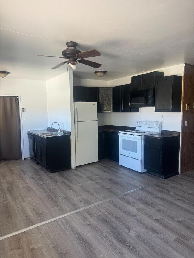 Building Photo - 119 Paper Collar Row