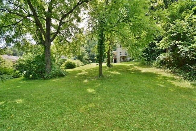 Building Photo - Adorable 2 Bed, 1 Bath Home in South Fayette - Covered Porches, Large Yard - Available as early a...