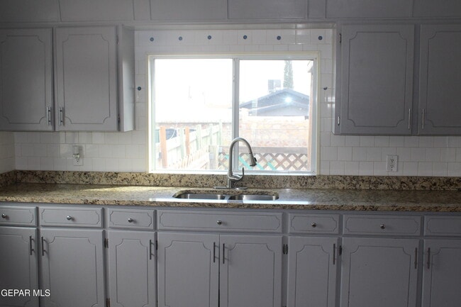 Building Photo - 3014 Richmond Ave