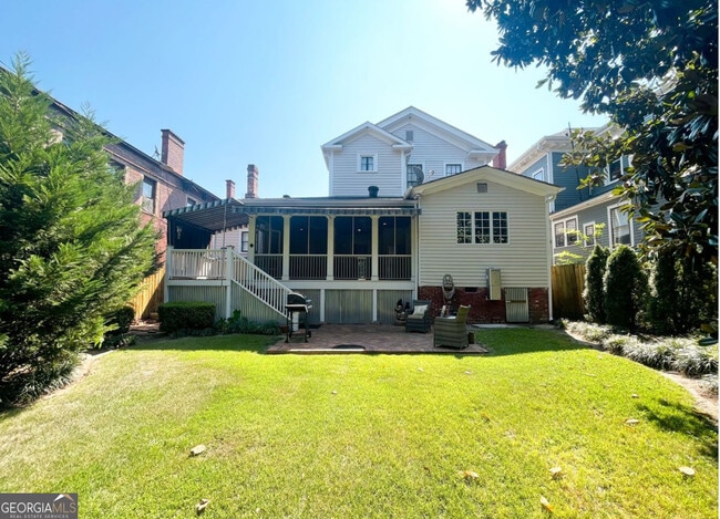 Building Photo - 305 Orange St