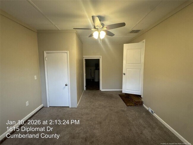 Building Photo - 1615 Diplomat Dr