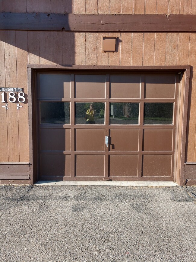 Building Photo - ALL PROSPECTIVE TENANTS MUST SUBMIT A $58 ...