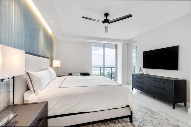 Building Photo - 3100 N Ocean Dr