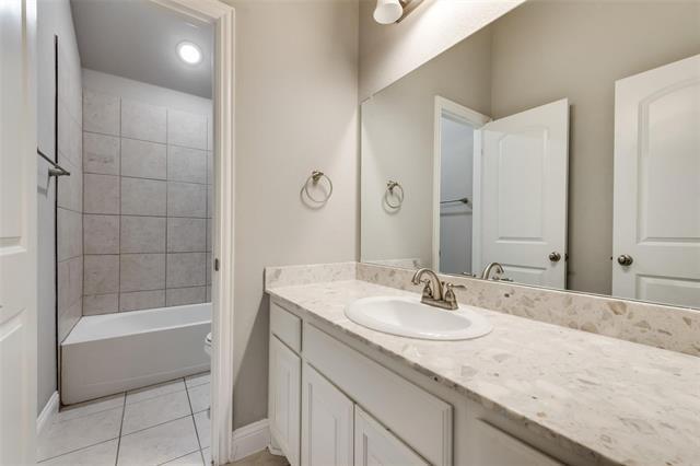 Building Photo - 698 Harper Dr