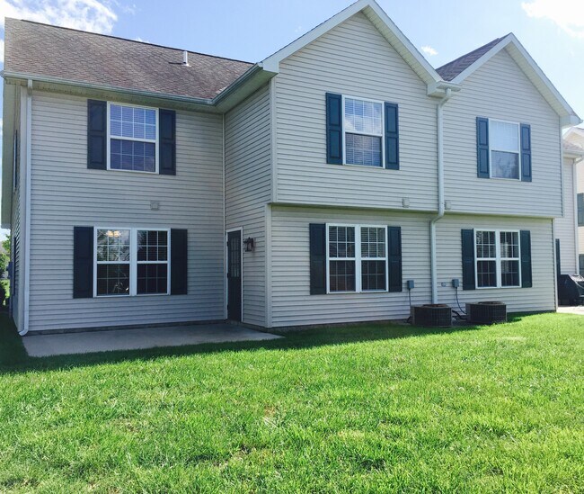 Building Photo - 260 W 44th St