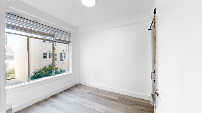 Building Photo - 1803 California St