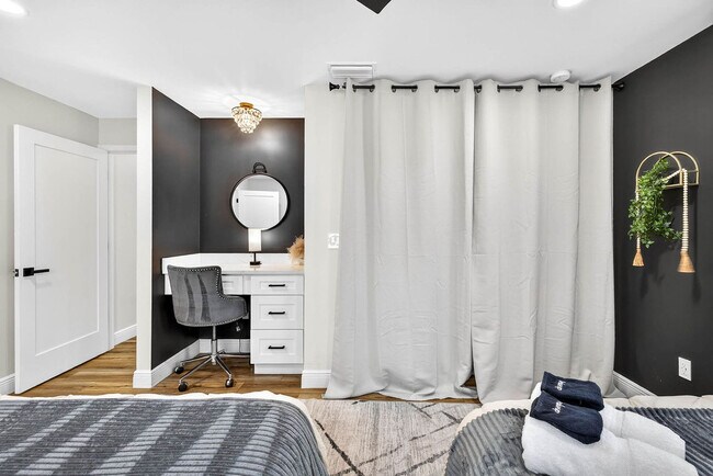 Building Photo - 319 Brentwood Dr