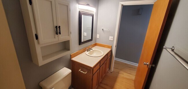 Building Photo - Three Bedroom w/ a Large Bonus Room on a C...
