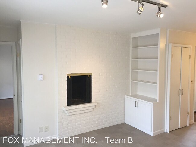 Building Photo - 5272-5278 SW Scholls Ferry Rd