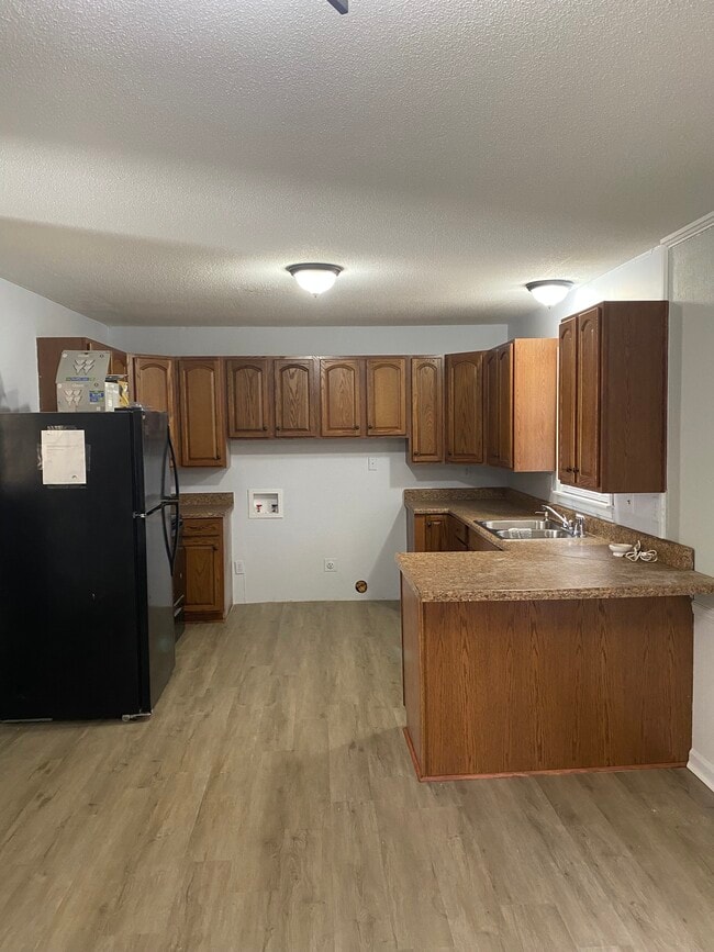 Building Photo - Park like setting in the city