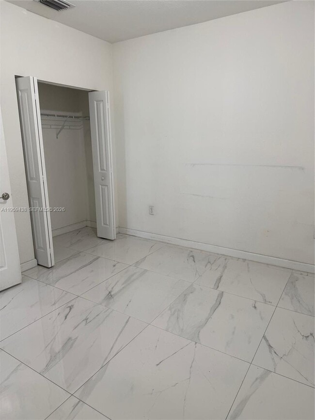 Building Photo - 2541 SE 1st St