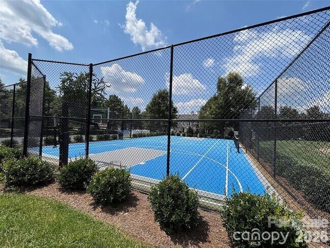 Building Photo - 6710 Carradale Way