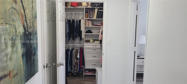 Building Photo - 220 SW 116th Ave