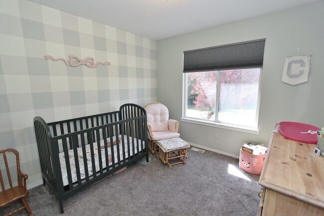 Building Photo - 1915 W Mulhuland Ct