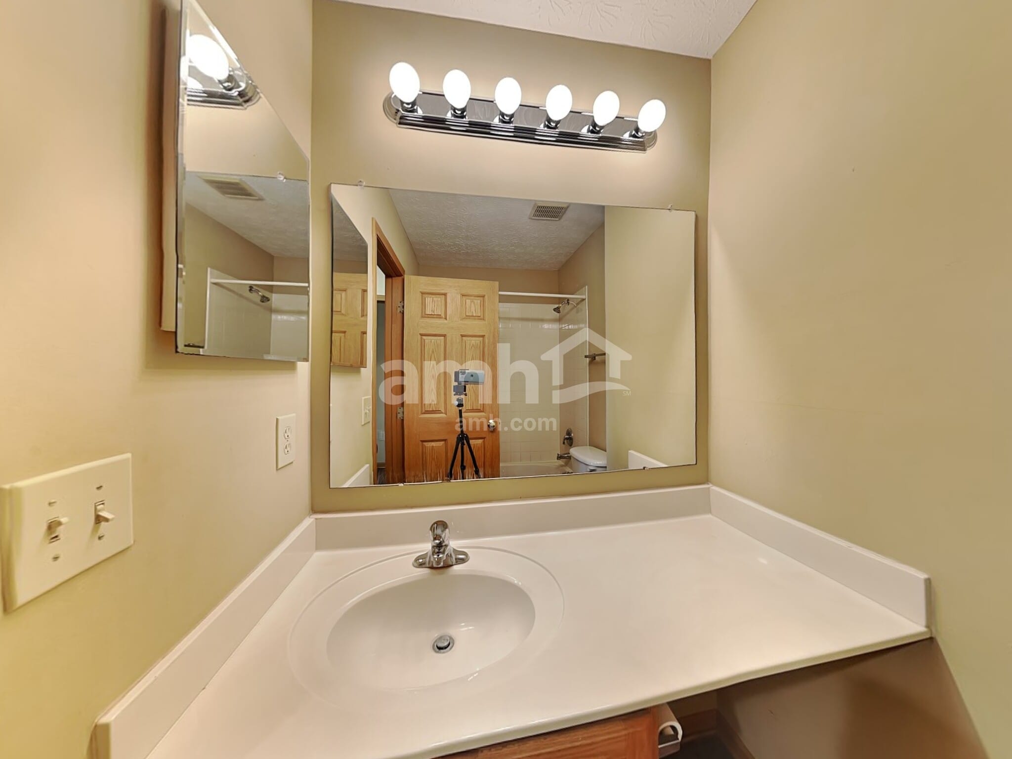 Building Photo - 438 Rothgate Dr