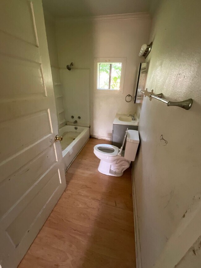 Building Photo - Section 8 Approved