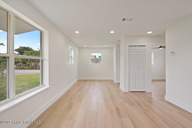 Building Photo - 301 W Rutgers St