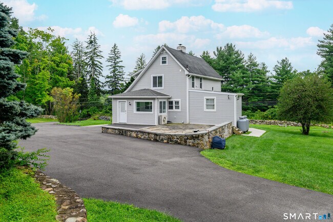 Building Photo - 47 Middle River Rd