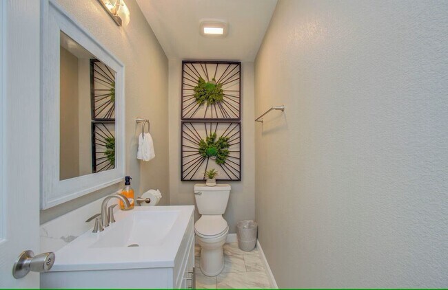 Building Photo - 4802 Crane St