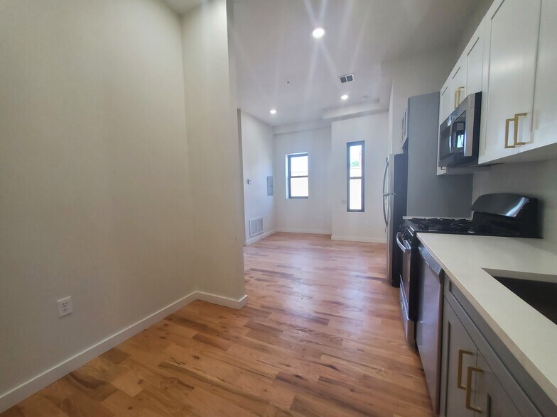 141 Monticello Ave 4 - 141 Monticello Ave