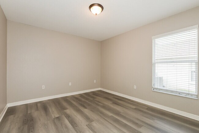 Building Photo - 2607 Pine Valley Dr