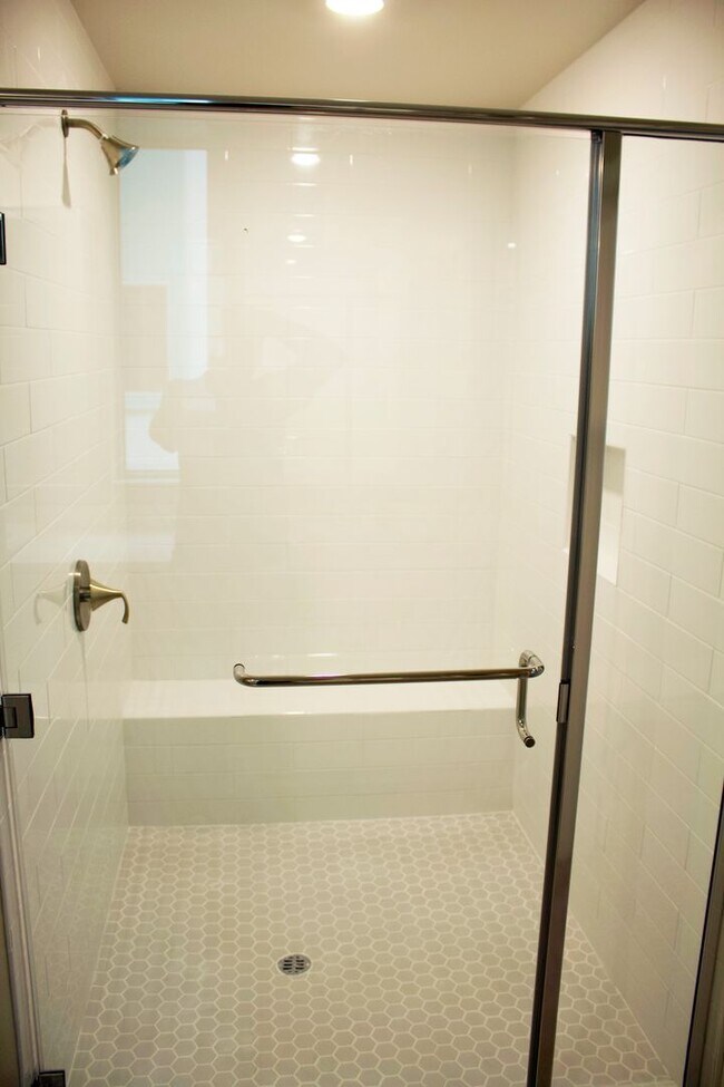 Building Photo - 195 Bowery