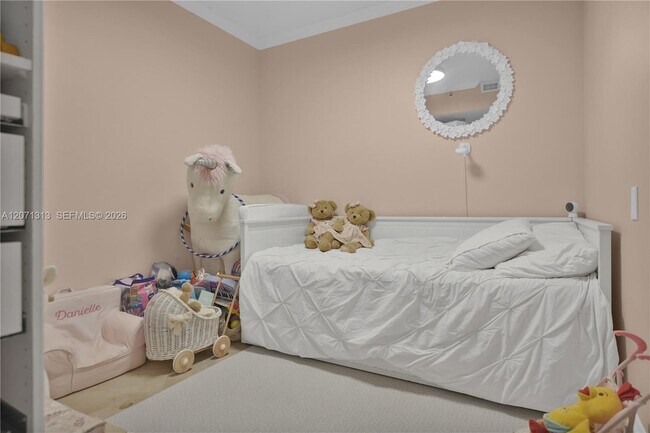 Building Photo - 4775 Collins Ave