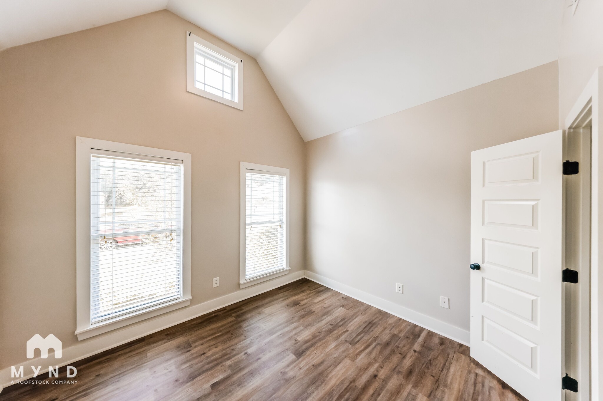 Building Photo - 196 Rossburg Dr