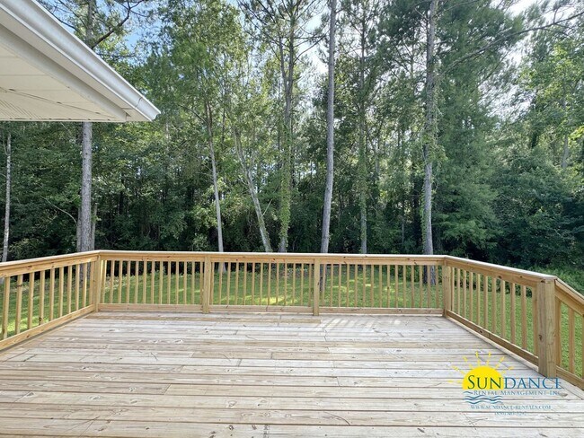 Building Photo - Renovated 3-Bedroom Home on Quiet Cul-de-S...