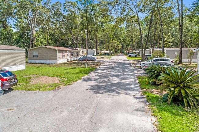 Building Photo - 304 Deer Run Dr