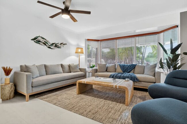 Building Photo - 5760 NE 18th Ave