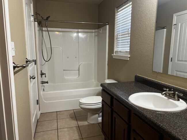 Building Photo - 210 Regency Dr