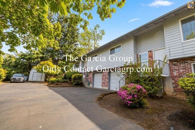 Building Photo - 15205 SW 119th Ave